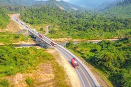 Hoàn tất lựa chọn nhà thầu thực hiện 2 gói xây lắp thuộc cao tốc Cam Lộ - La Sơn