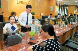 Đến hết tháng 10/2025, tăng trưởng tín dụng đạt 15,1% so với đầu năm, ghi nhận mức tăng cao nhất trong 5 năm. Ảnh: Ngọc Thắng