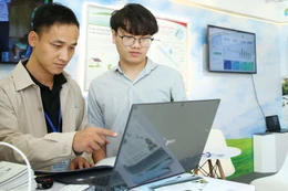 Đề xuất bổ sung quy định ưu tiên phát triển nguồn lực, đầu tư cho hạ tầng công nghệ thông tin. Ảnh: Nhã Chi