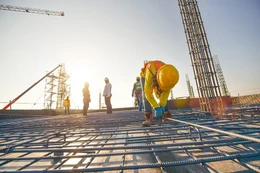 Nhà thầu đối mặt với thách thức chi phí cao và thiếu nhân lực
