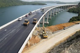 Bên cạnh đầu tư công, năm 2026, đầu tư toàn xã hội cũng sẽ được đẩy mạnh, mở ra nhiều cơ hội cho doanh nghiệp, nhà thầu Việt Nam. Ảnh: Tiên Giang