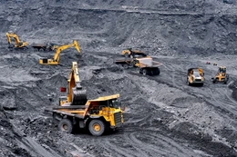 Liên danh 7 thành viên trúng gói thầu 455 tỷ đồng vận chuyển đất đá trên khai trường mỏ
