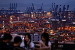 IMF nâng dự báo tăng trưởng toàn cầu 2026