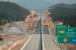 Điều chỉnh kế hoạch lựa chọn nhà thầu cho 5 gói thầu thuộc cao tốc Bùng - Vạn Ninh