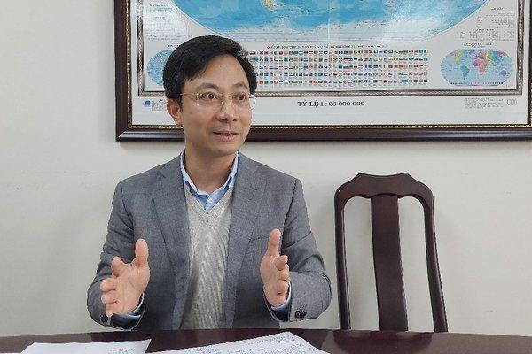 Ông Trần Duy Đông, Vụ trưởng Vụ Thị trường trong nước cung cấp thêm thông tin về điều hành xăng dầu (ảnh: LB)