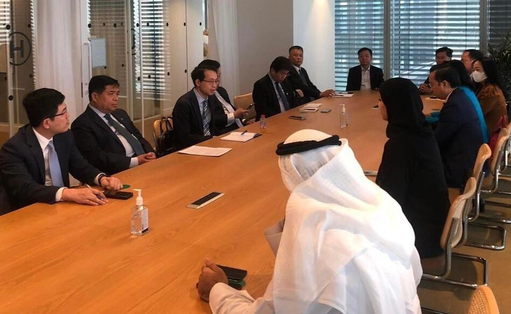 Một cuộc tiếp và làm việc với các tập đoàn lớn của UAE Một cuộc tiếp và làm việc với các tập đoàn lớn của UAE