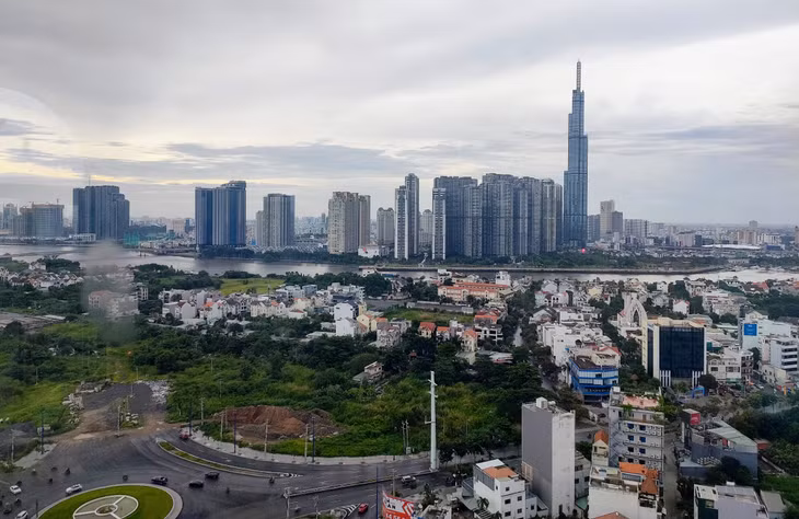 Theo HoREA, để tạo một cú hích cho thị trường bất động sản, Ngân hàng Nhà nước nên xem xét sửa đổi, bổ sung một số quy định của Thông tư số 06/2023/TT-NHNN có hiệu lực thi hành kể từ ngày 1/9/2023. Ảnh: Bảo Tín