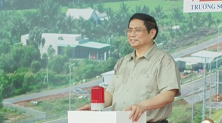 Theo Thủ tướng Chính phủ, để phát huy hiệu quả tuyến cao tốc Châu Đốc - Cần Thơ - Sóc Trăng, các địa phương không chỉ phát triển logistics, mà phải phát triển không gian mới cho kinh tế - xã hội. Ảnh Ngọc Tuấn Theo Thủ tướng Chính phủ, để phát huy hiệu quả tuyến cao tốc Châu Đốc - Cần Thơ - Sóc Trăng, các địa phương không chỉ phát triển logistics, mà phải phát triển không gian mới cho kinh tế - xã hội. Ảnh Ngọc Tuấn