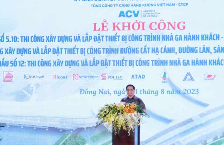 Thủ tướng Chính phủ Phạm Minh Chính yêu cầu cần bảo đảm chất lượng, vượt tiến độ xây dựng 2 nhà ga hàng không Long Thành và T3 Tân Sơn nhất. Ảnh Ngọc Tuấn