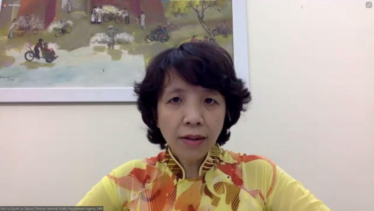 Bà Vũ Quỳnh Lê, Phó Cục trưởng Cục Quản lý đấu thầu thuộc Bộ Kế hoạch và Đầu tư phát biểu tại Hội thảo