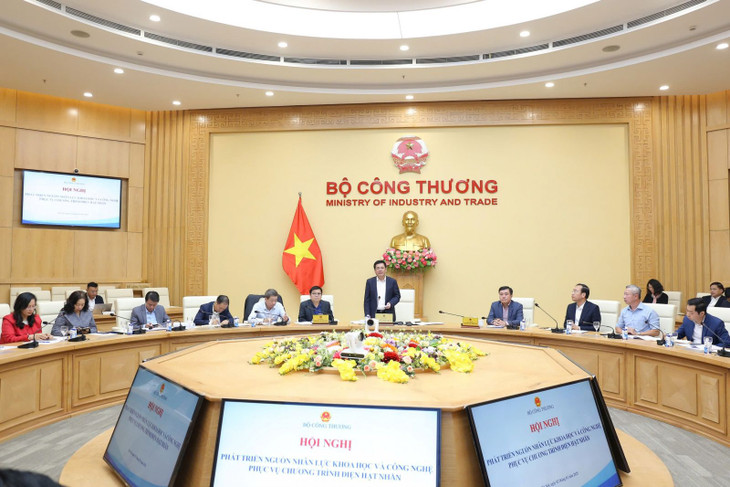 Bộ trưởng Bộ Công Thương Nguyễn Hồng Diên phát biểu tại Hội nghị Phát triển nguồn nhân lực khoa học và công nghệ phục vụ chương trình điện hạt nhân tổ chức ngày 02/01/2025 (ảnh: CT)