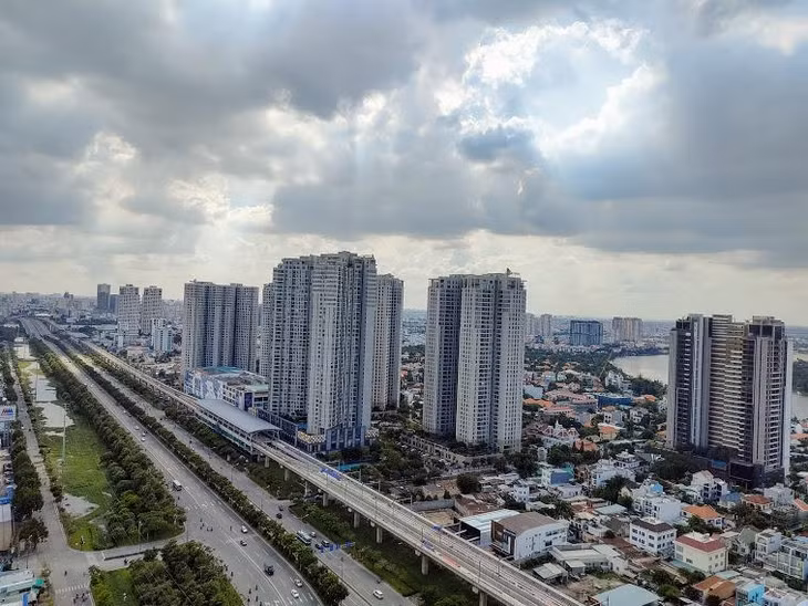 Căn hộ cũ tuy không giao dịch rầm rộ như các căn hộ mới xây tung ra thị trường, nhưng nguồn cầu vẫn đều đặn nên thanh khoản tốt. Ảnh: Ngô Bảo Tín