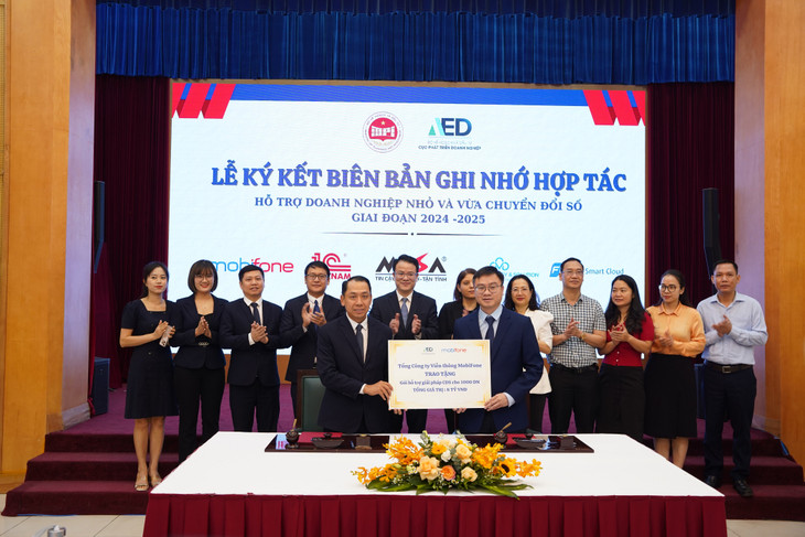 Thứ trưởng Bộ Kế hoạch và Đầu tư Trần Quốc Phương chứng kiến Lễ ký kết Biên bản ghi nhớ hợp tác hỗ trợ DNNVV chuyển đổi số giai đoạn 2024-2025 Thứ trưởng Bộ Kế hoạch và Đầu tư Trần Quốc Phương chứng kiến Lễ ký kết Biên bản ghi nhớ hợp tác hỗ trợ DNNVV chuyển đổi số giai đoạn 2024-2025