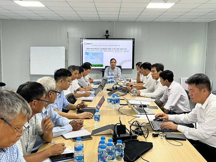 Hội đồng nghiệm thu cấp chủ đầu tư thống nhất đóng điện Dự án Đường dây 500kV Nhơn Trạch 4 - rẽ Phú Mỹ - Nhà Bè (ảnh: EVNNPT) Hội đồng nghiệm thu cấp chủ đầu tư thống nhất đóng điện Dự án Đường dây 500kV Nhơn Trạch 4 - rẽ Phú Mỹ - Nhà Bè (ảnh: EVNNPT)
