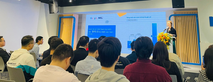 Bà Nguyễn Thị Liên, Phụ trách Quan hệ Chính phủ và Chính sách công Google phát biểu tại sự kiện