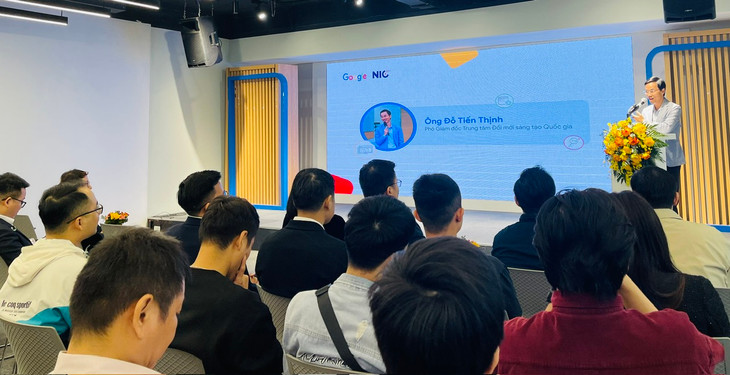 Ông Đỗ Tiến Thịnh, Phó Giám đốc Trung tâm Đổi mới sáng tạo Quốc gia chia sẻ tại sự kiện