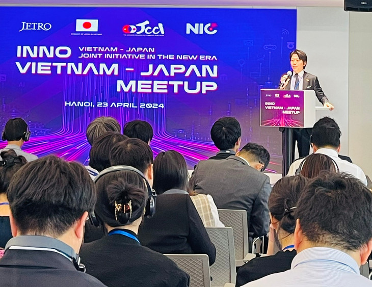 Đại diện Đại sứ quán Nhật Bản tại Việt Nam phát biểu tại Chương trình. Ảnh Việt Anh Đại diện Đại sứ quán Nhật Bản tại Việt Nam phát biểu tại Chương trình. Ảnh Việt Anh