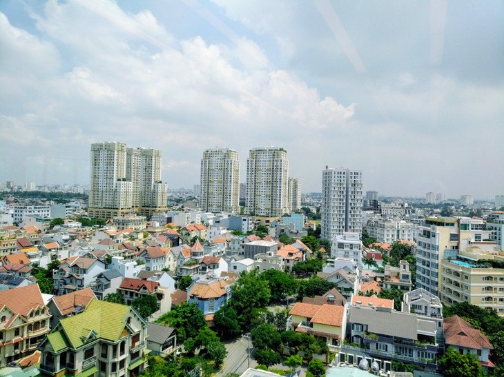 Hiệp hội đề nghị Ngân hàng Nhà nước khuyến nghị các ngân hàng thương mại xem xét giảm lãi cho vay khoảng 2%/năm cho các khách hàng là hợp lý hợp tình, đảm bảo hài hoà lợi ích của các bên. Ảnh: Ngô Bảo Tín