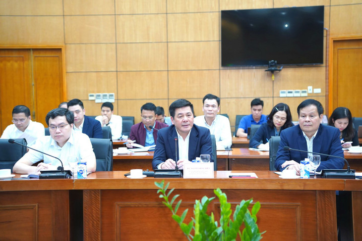 Cuộc họp tìm hướng tháo gỡ khó khăn, vướng mắc cho Dự án Thủy điện Hồi Xuân tổ chức tại Bộ Công Thương (ảnh: MOIT)