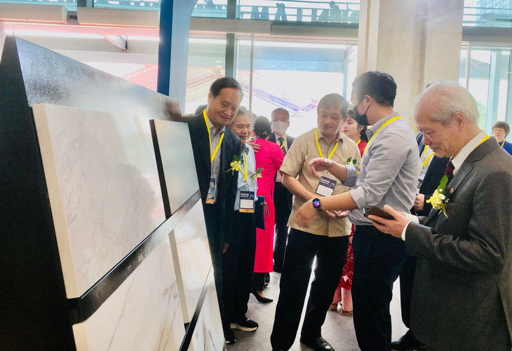 Đoàn đại biểu tham quan Contech Vietnam 2023