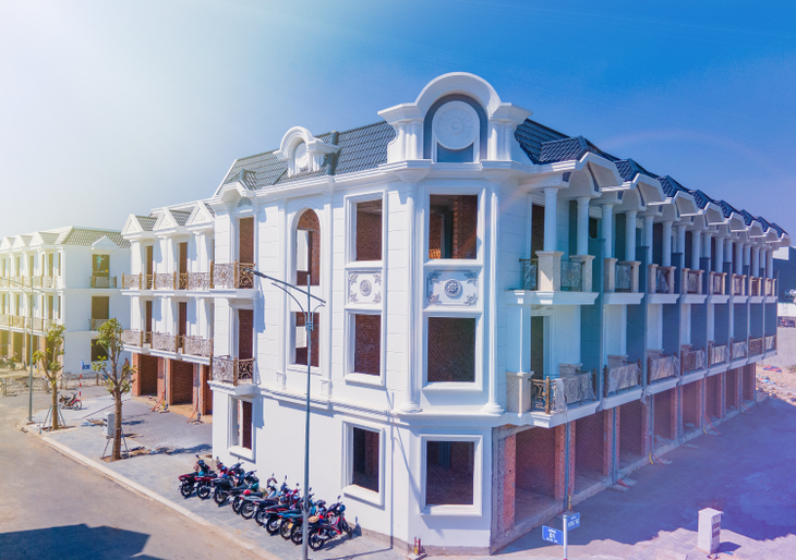 Nhu cầu mua tăng đồng nghĩa với giá trị bất động sản sẽ tăng theo, hai yếu tố này đang bổ trợ nhau khiến giá bất động sản Bình Dương lập đỉnh