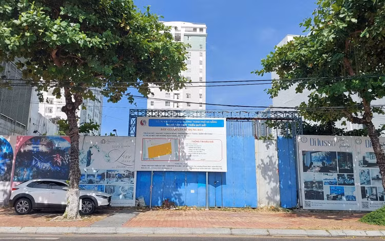 Khu đất số 16 Bạch Đằng đã được Công ty CP dịch vụ Phúc Tín đấu trúng với giá hơn 200 triệu đồng/m2, tương đương hơn 359 tỷ đồng