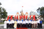 Đoàn Thanh niên Bộ Tài chính Việt Nam và Lào thực hiện chuyến hành trình về nguồn nhân dịp kỷ niệm 81 năm Ngày truyền thống ngành Tài chính Việt Nam.