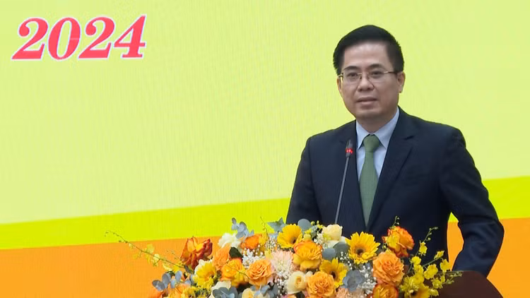 Ông Nguyễn Hoàng Giang được bầu giữ chức Chủ tịch UBND tỉnh Quảng Ngãi