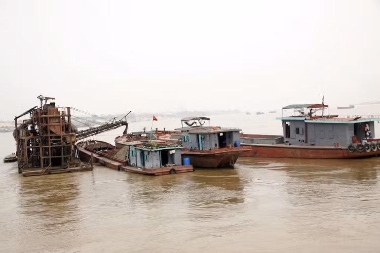 Nam Định: Hủy kết quả trúng đấu giá quyền khai thác mỏ cát trên sông Hồng