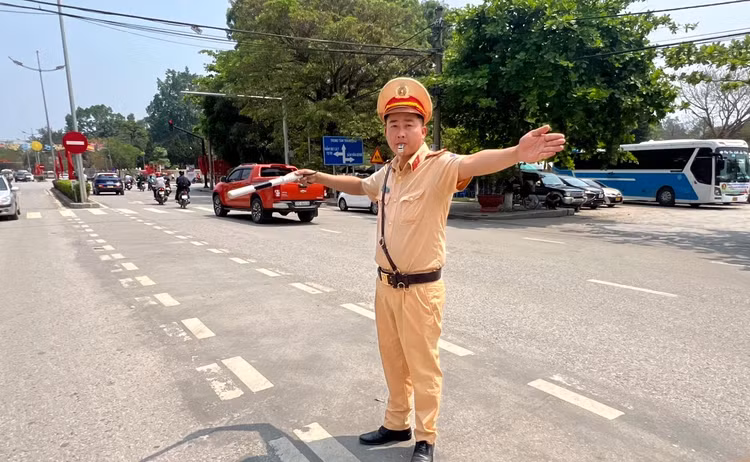 Lực lượng Cảnh sát giao thông sẵn sàng thực hiện nhiệm vụ ứng trực, bảo đảm ATGT