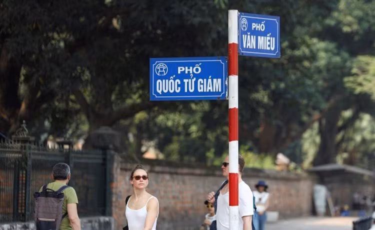 Hai phường Văn Miếu, Quốc Tử Giám (quận Đống Đa) được ghép tên sau sáp nhập thành phường Văn Miếu - Quốc Tử Giám