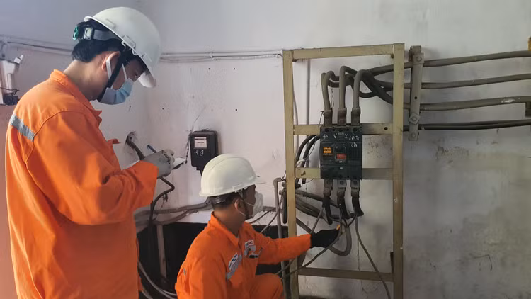 UBND TP yêu cầu EVNHCMC cần xây dựng ngay chi tiết phương án đảm bảo cung cấp điện trên địa bàn TP trong mùa khô và cả năm 2023