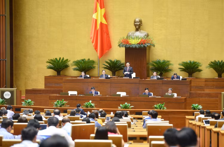 Chủ tịch Quốc hội Vương Đình Huệ điều hành Phiên họp ngày 9/6/2022