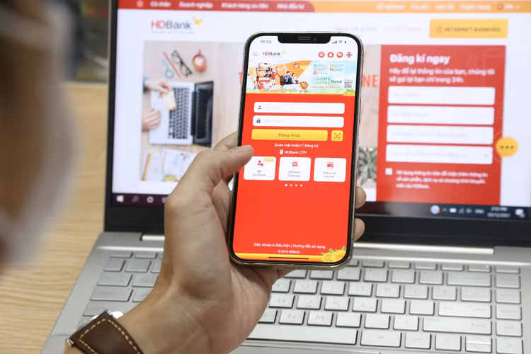 Với 1 chạm thanh toán hóa đơn thiết yếu, nay chỉ cần mở App HDBank trên điện thoại và 1 chạm vào hình hóa đơn tương ứng là hoàn thành thanh toán hóa đơn chỉ trong vài giây 