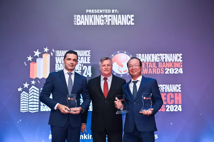 Tạp chí Asian Banking & Finance (ABF) đã trao hai giải thưởng Ngân hàng bán lẻ của năm, Sáng kiến thanh toán và ngân hàng số của năm tại Việt Nam cho HDBank 