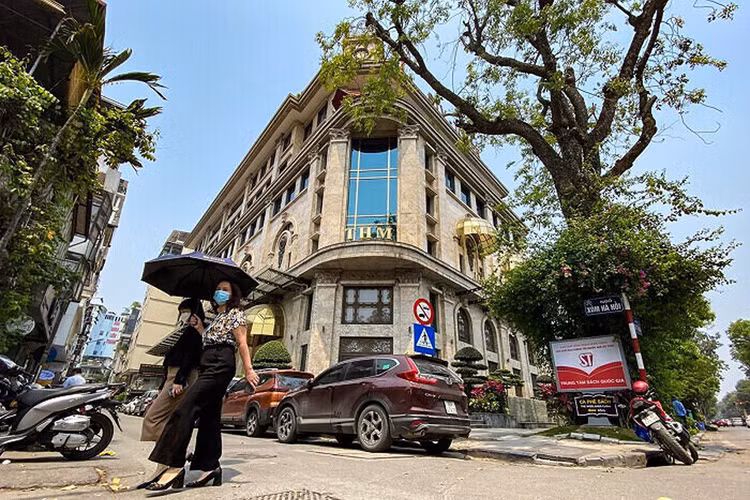 Trụ sở Tập đoàn Tân Hoàng Minh ở 24 Quang Trung, Hà Nội.