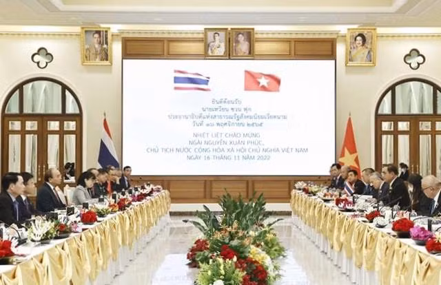 Chủ tịch nước Nguyễn Xuân Phúc và Thủ tướng Thái Lan Prayut Chan-o-cha hội đàm. Ảnh: TTXVN