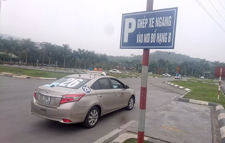 Hoạt động đào tạo, sát hạch, cấp giấy phép lái xe được dự kiến chuyển từ Bộ GTVT sang Bộ Công an quản lý.