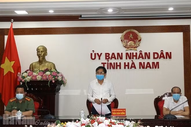 Ông Trần Xuân Dưỡng, Phó Chủ tịch UBND tỉnh, Phó trưởng Ban thường trực BCĐ PCD tỉnh Hà Nam phát biểu kết luận hội nghị. Ảnh: Báo Hà Nam