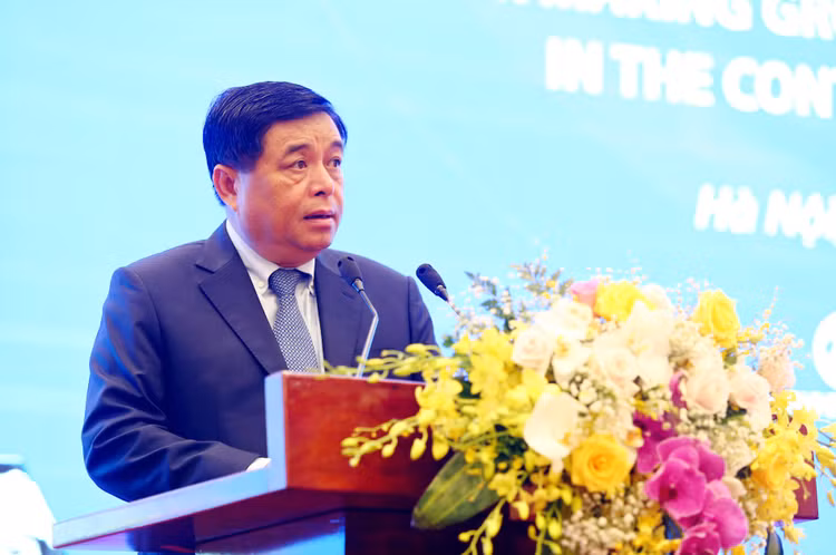 Bộ trưởng Bộ Kế hoạch và Đầu tư Nguyễn Chí Dũng phát biểu tại VRDF 2020. Ảnh: Lê TIên