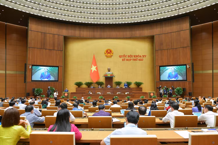 Phó Chủ tịch Quốc hội Trần Quang Phương điều hành phiên họp