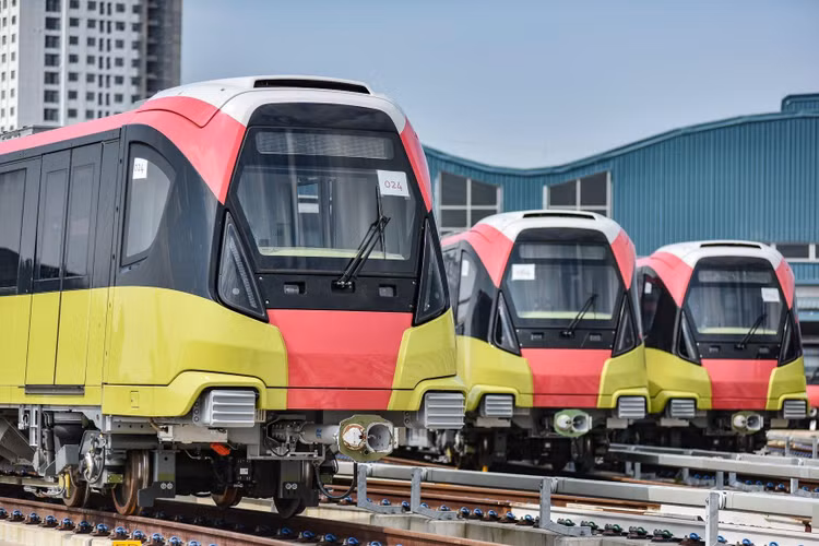Dự án có 10 đoàn tàu, hiện đã được nhập về depot công trường