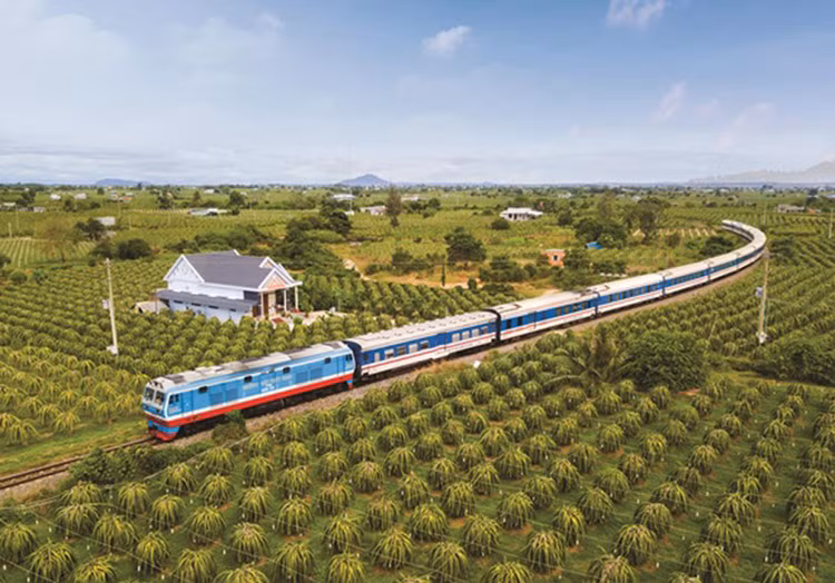 Tuyến Bắc - Nam chạy thêm 2 chuyến tàu SE9 các ngày 29, 30/4/2025, xuất phát từ ga Hà Nội lúc 13h05, đến ga Sài Gòn lúc 4h00. Ảnh minh họa