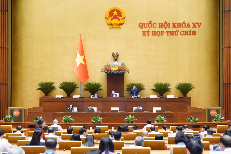 Phó Chủ tịch Quốc hội Vũ Hồng Thanh điều hành nội dung phiên họp sáng 9/5