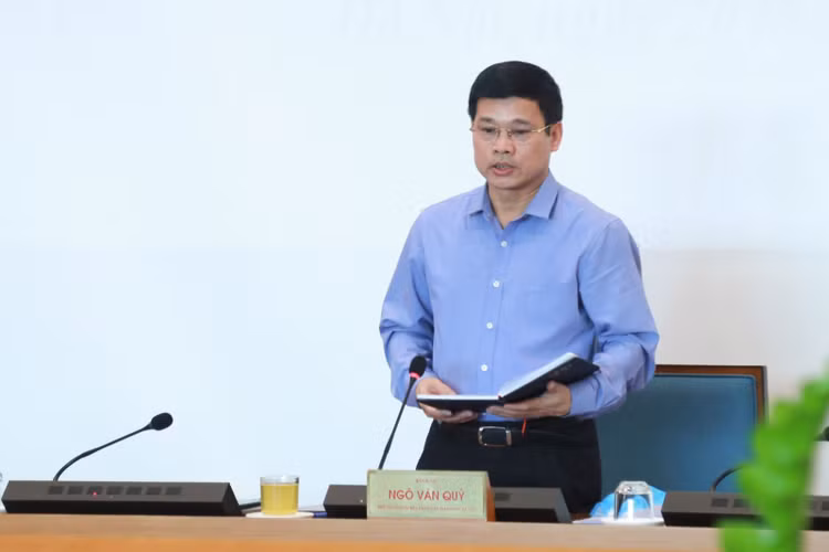 Ông Ngô Văn Quý, Phó Chủ tịch UBND TP Hà Nội
sẽ tạm thời điều hành BCĐ chống dịch COVID-19, thay ông Nguyễn Đức Chung đang
bị đình chỉ công tác.