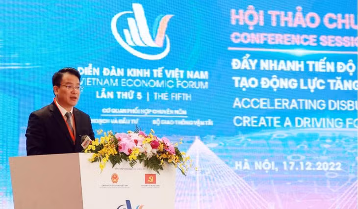 Thứ trưởng Bộ Kế hoạch và Đầu tư Trần Quốc Phương phát biểu tại Hội thảo. Ảnh: Trần Tuyết