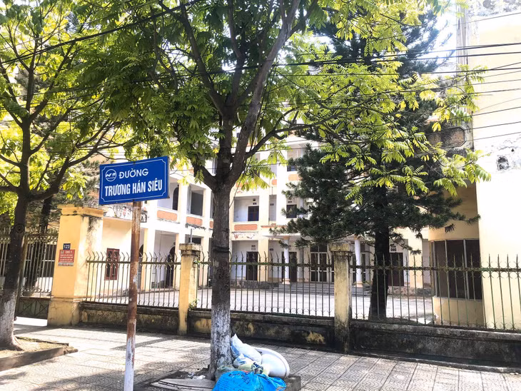 Trụ sở làm việc (cũ) của Tòa án nhân dân tỉnh Ninh Bình bán giá khởi điểm hơn 63 tỷ đồng Trụ sở làm việc (cũ) của Tòa án nhân dân tỉnh Ninh Bình bán giá khởi điểm hơn 63 tỷ đồng