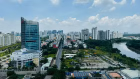 Khi dữ liệu đất đai được kết nối với quy hoạch, thuế, công chứng, ngân hàng và bất động sản, khoảng trống thông tin – yếu tố góp phần tạo giá ảo, đầu cơ – được kỳ vọng sẽ dần thu hẹp. Ảnh: Gia An.