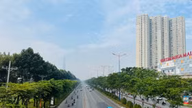 Nếu kết nối được các cực kinh tế, giảm được chi phí đô thị và tạo ra năng lực phát triển tương xứng, sự mở rộng hôm nay có thể trở thành một “phép nhân” về sức mạnh kinh tế đối với TP.HCM. Ảnh: Bảo Tín