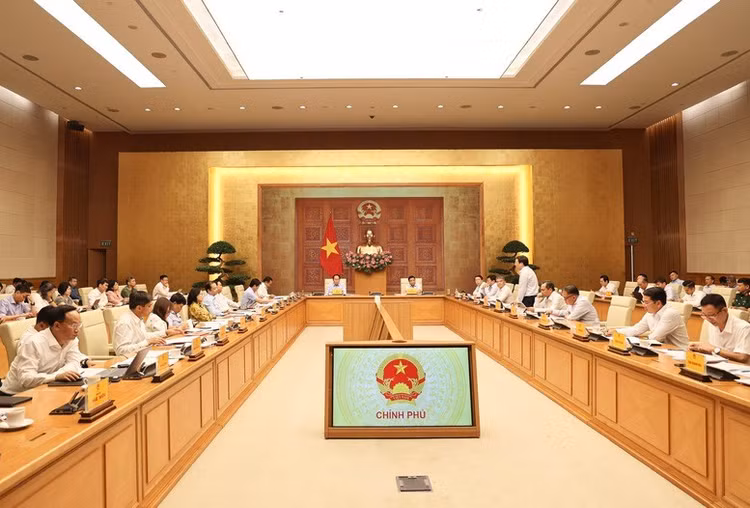 Phó Thủ tướng Nguyễn Văn Thắng và Phó Thủ tướng Lê Tiến Châu đồng chủ trì cuộc họp rà soát dự án luật về đô thị đặc biệt và đặc khu kinh tế - Ảnh: VGP/Thu Sa